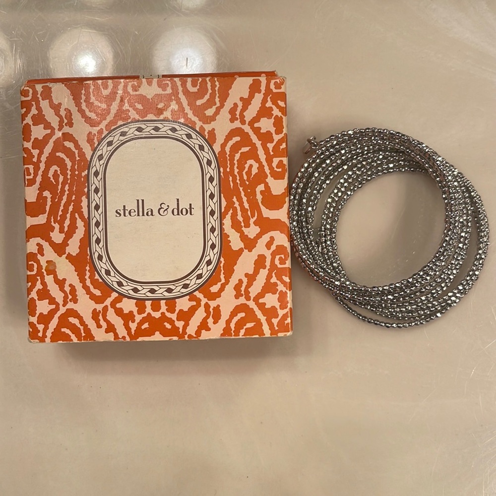 Stella & Dot Bardot Spiral Bangle- Silver.
